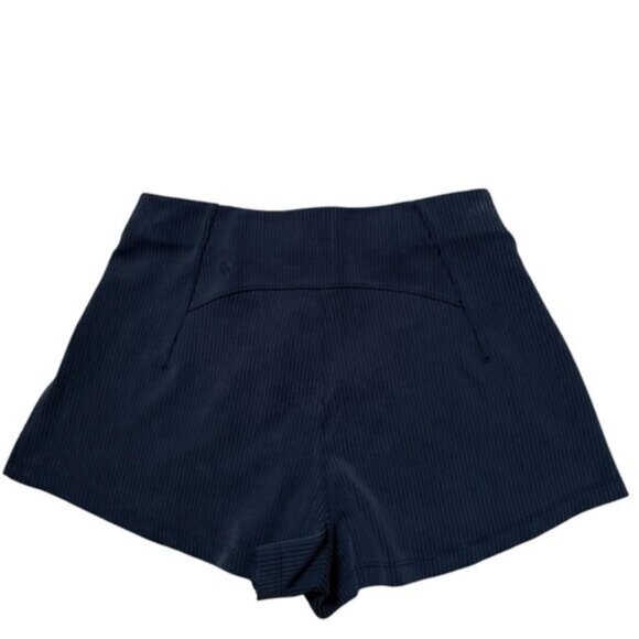 Lululemon Ribbed Softstreme High Rise Shorts 2" Size 6 - Picture 2 of 6